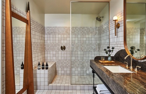 Downtown Los Angeles Hotel | Elegant Downtown Los Angeles Proper Hotel with Spa & Pool