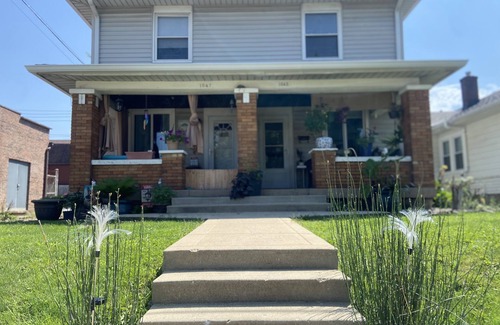 Indianapolis House | Downtown Lucas Oil Stadium Bankers Life Feildhouse Convention Center 1 exit away