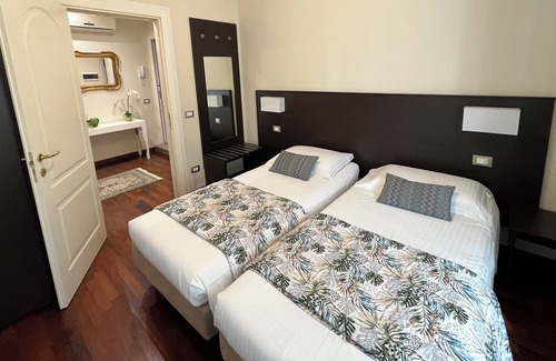 Bergamo Apartment | Modern Downtown Apartment with Spa and Hot Tub Access
