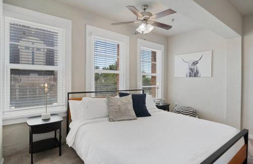 Brazos Apartment | Modern Downtown Apartment with King Bed & Child-Friendly Amenities