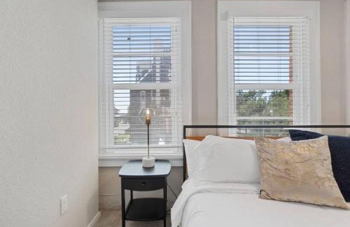 Brazos Apartment | Modern Downtown Apartment with King Bed & Child-Friendly Amenities