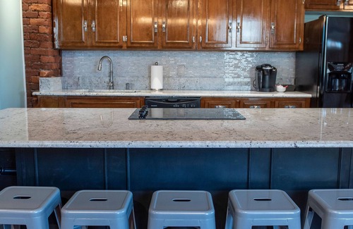 Central Business District Apartment | Historic Downtown Lynchburg Loft with Parking & Pet-Friendly