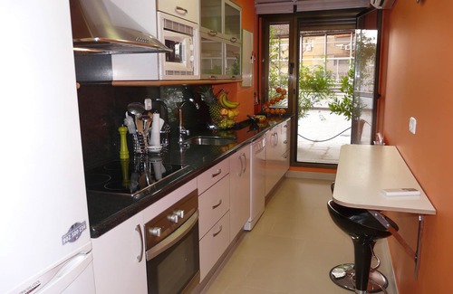 Plaza de Toros-Doctores-San Lazaro Apartment | Prime Location with Pool and Garden | Rated 9.8 by Guests