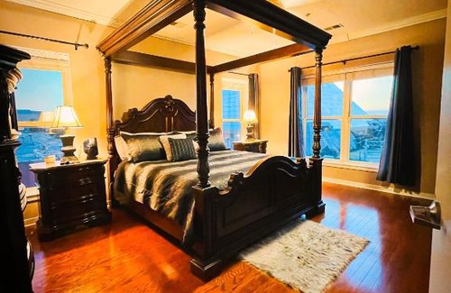 Pinch District Apartment | Pet-Friendly Downtown Memphis Condo with Hot Tub & Kitchen