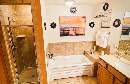 Pinch District Apartment | Pet-Friendly Downtown Memphis Condo with Hot Tub & Kitchen