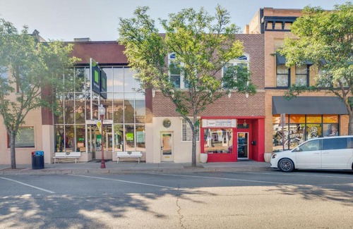 Montrose Apartment | Convenient Downtown Montrose Apartment near National Park