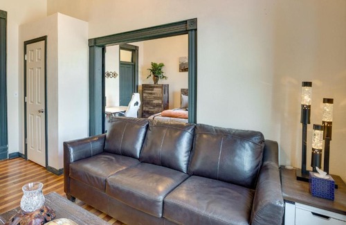 Montrose Apartment | Convenient Downtown Montrose Apartment near National Park