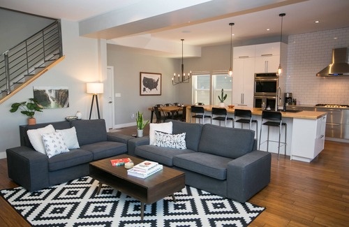 Old Town North House | Modern Craftsman with Downtown Mountain Views & Spa Access