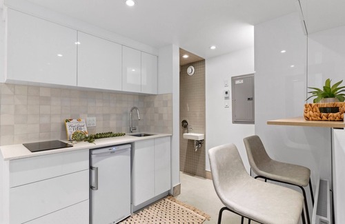 Downtown Montreal House | Exclusive Tiny House Retreats in Downtown MTL Await You