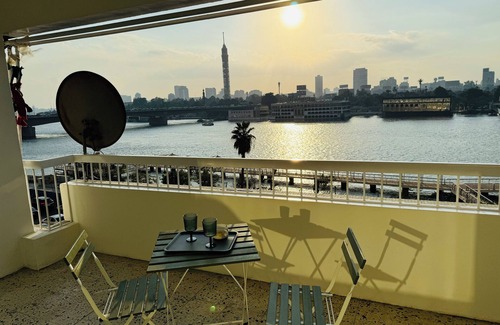 Al-Khalifa Apartment | Downtown Nile View Suit