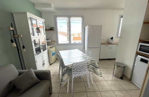 La Tranche-sur-Mer House | Oceanfront Villa La Tranche-sur-Mer for 4 with Spa & Kitchen
