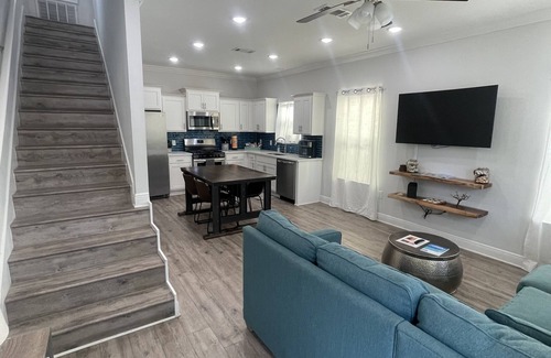 Downtown House | Downtown Oasis: Top-Rated Stay with Ocean View Pool