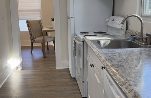 River District Apartment | Exceptional Downtown One-Bedroom Apartment with Breakfast