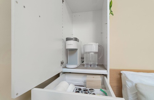 University South Cottage | Renovated Guest House with AC in Downtown Palo Alto