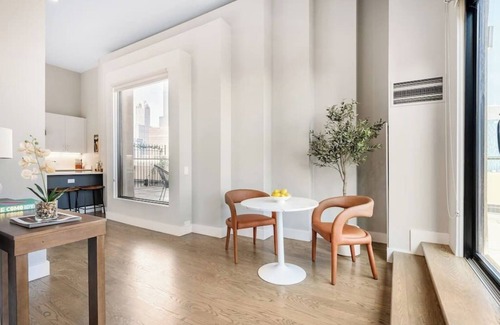 Printers Row Condo | Modern Downtown Penthouse with Pool, Gym & Pet-Friendly Perks