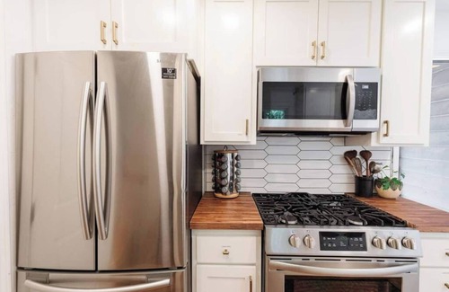 Chico House | Elegant Downtown Penthouse Loft with Gourmet Breakfast