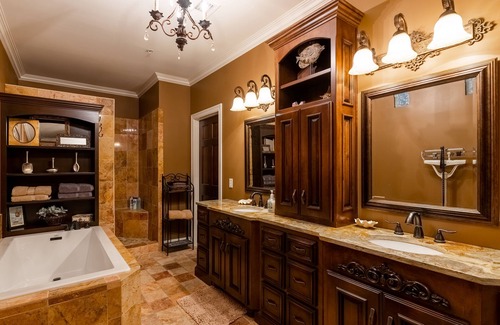 Westside North Condo | Downtown Penthouse Retreat with Spacious Veranda & Spa