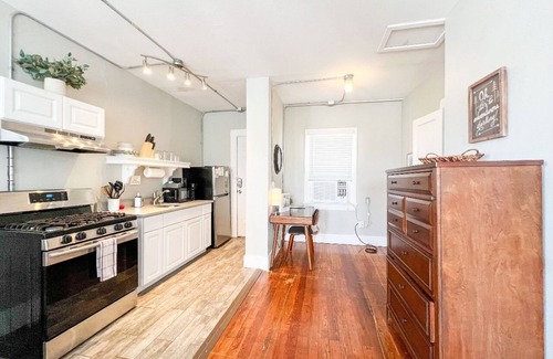 Central City Apartment | Pet-Friendly Studio in Corpus Christi with Spa & Breakfast