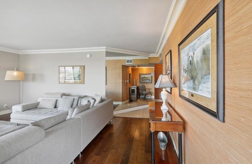 Downtown Reno Apartment | Experience Panoramic Views in Downtown Reno Penthouse