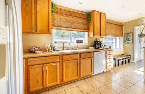 Downtown Riverside House | Trendy Downtown Riverside BOHO Retreat with Spa & Hot Tub