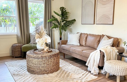 Downtown Riverside House | Rated 10/10: Downtown Riverside - Pet & Child Friendly Stay