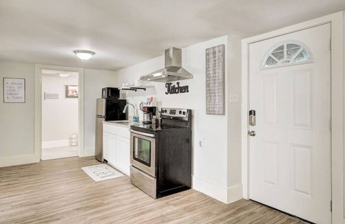 Round Rock Apartment | Cozy Downtown Round Rock Retreat Ideal for Couples