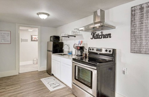Round Rock House | Family-Friendly Downtown Round Rock Getaway with Breakfast