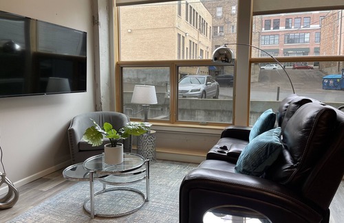 Downtown St. Paul Apartment | Explore Downtown Saint Paul: 2 Bedrooms & Breakfast at R7 Lofts