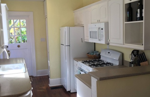 Central Sarasota House | Prime Location in Downtown Sarasota with Oceanfront Views
