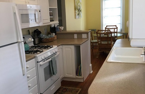 Central Sarasota House | Prime Location in Downtown Sarasota with Oceanfront Views