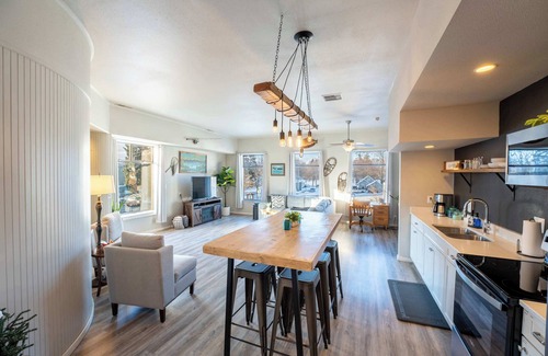 Spirit Lake Apartment | Historic Oasis with Terrace & Fire Pit - Rated 10/10!