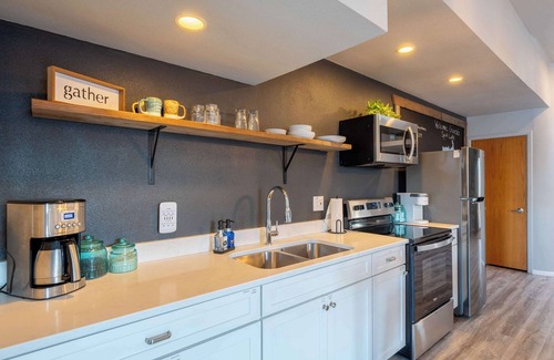 Spirit Lake Apartment | Historic Oasis with Terrace & Fire Pit - Rated 10/10!