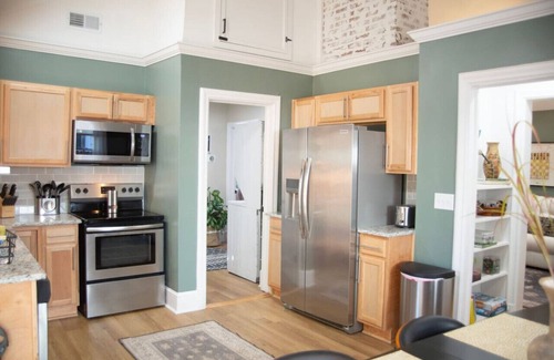 Spartanburg House | Historic Downtown Home: Pet Friendly & Ideal for Families