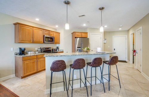Saint Joseph Condo | Inviting Downtown St Joseph Condo with Balcony & Harbor View