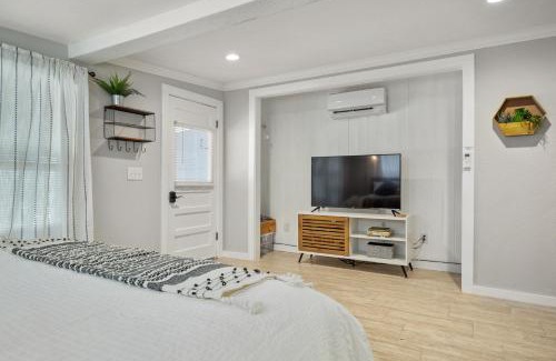Wimberley Hotel | Pet-Friendly Downtown Studio 1 at Beer Ranch Project Inn