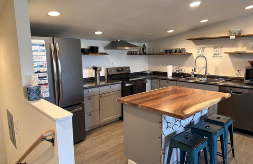 Moscow Apartment | Downtown Studio - Mustard: Guest Rated 9.2 with Breakfast
