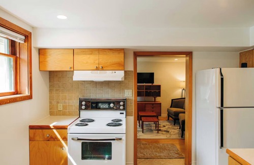 Okanagan-Similkameen House | Downtown Suite | 10-Mins Walk to Beach