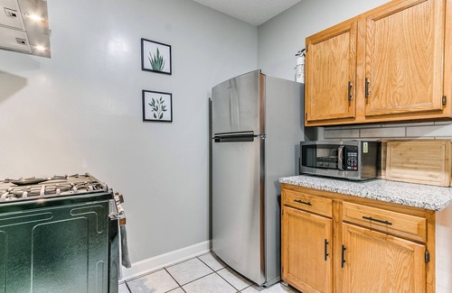 Tulsa House | Pet-Friendly Downtown Sunny Craftsman for Memorable Stays