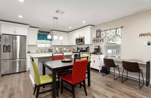 Tobin Hill House | Prime Downtown Location - Steps from The Pearl and Riverwalk
