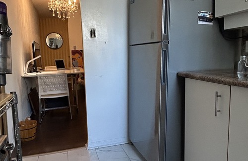 Niagara Condo | Convenient Downtown Toronto 2-Bedroom Condo with Balcony