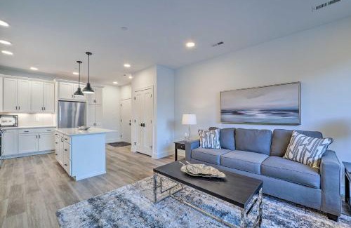 Traverse City Apartment | Family-Friendly Condo Steps from Downtown Traverse City Beach