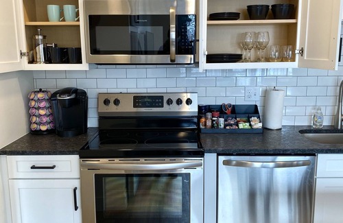 Traverse City Condo | Stylish Downtown Traverse City Condo with Family Amenities