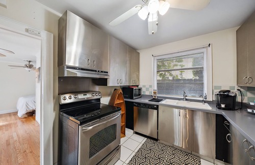 Sunshine Park House | Experience a Downtown Tropical Oasis with Private Suite