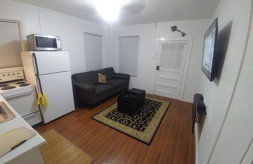 Tallahassee House | Exceptional Downtown Guesthouse with Kitchen & Breakfast