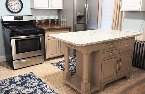 Sandusky House | Convenient Stay Downtown - Walk to Attractions & Enjoy Views