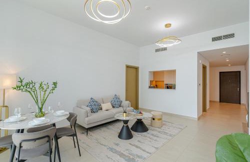 Bur Dubai Apartment | Experience Downtown Views 4702 with Pool & Oceanfront Dining
