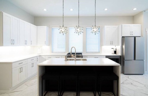 North Nashville House | Discover LaVille: Top-Rated Hotel with Breakfast & Kitchen