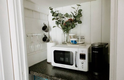Wimberley Condo | Pet-Friendly Studio Steps from Wimberley Square @ Beer Ranch