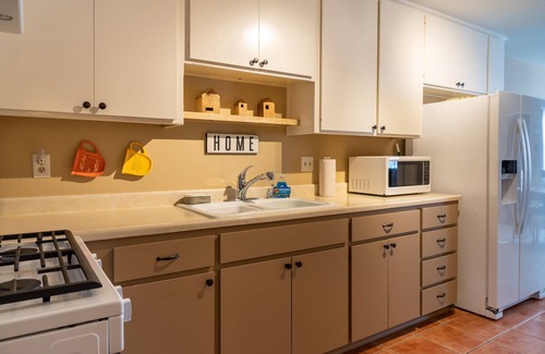 Paso Robles Cottage | Perfect Downtown Getaway: Walk to Everything in Paso!