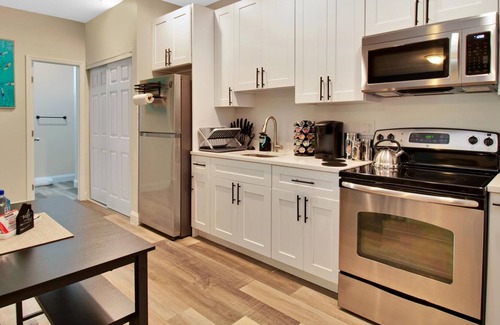 Poiciana Park II Cottage | Downtown West Palm Beach Home - Pet Friendly by RedAwning